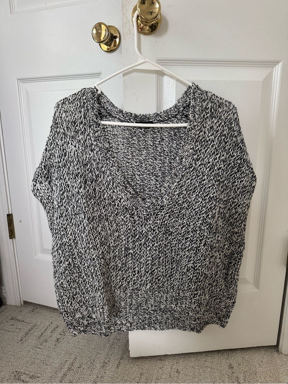 Ann Taylor Black and White Marled Knit V-Neck Sweater